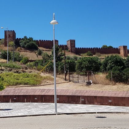 Silves : oud Moors stadje met prachtig kasteel op 20 km