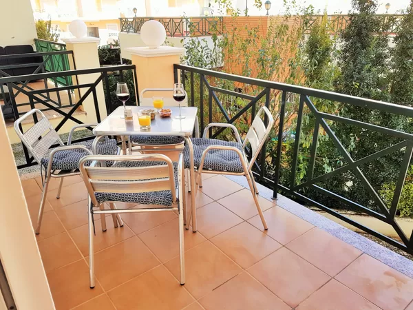 Terras vooraan