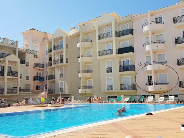 Zwembad : 20 x 10 m