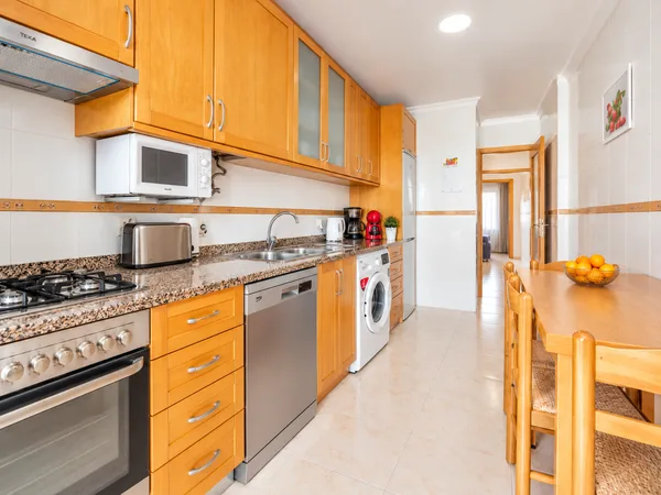 Fully equiped kitchen
Modern, practical kitchen with plenty of worktop space and everything you need to cook comfortably during your stay.

